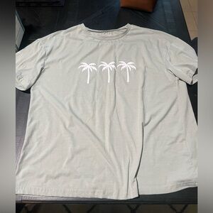 Super oversized palm tree tee size XS